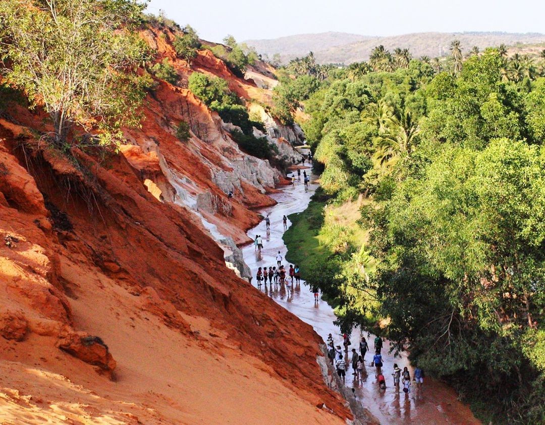 Thuê xe đi Mũi Né, Phan Thiết từ Sài Gòn – giá rẻ, xe đời mới